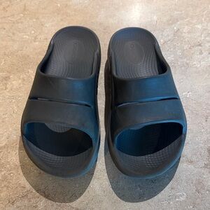 OOFOS Gray Slide Sandals